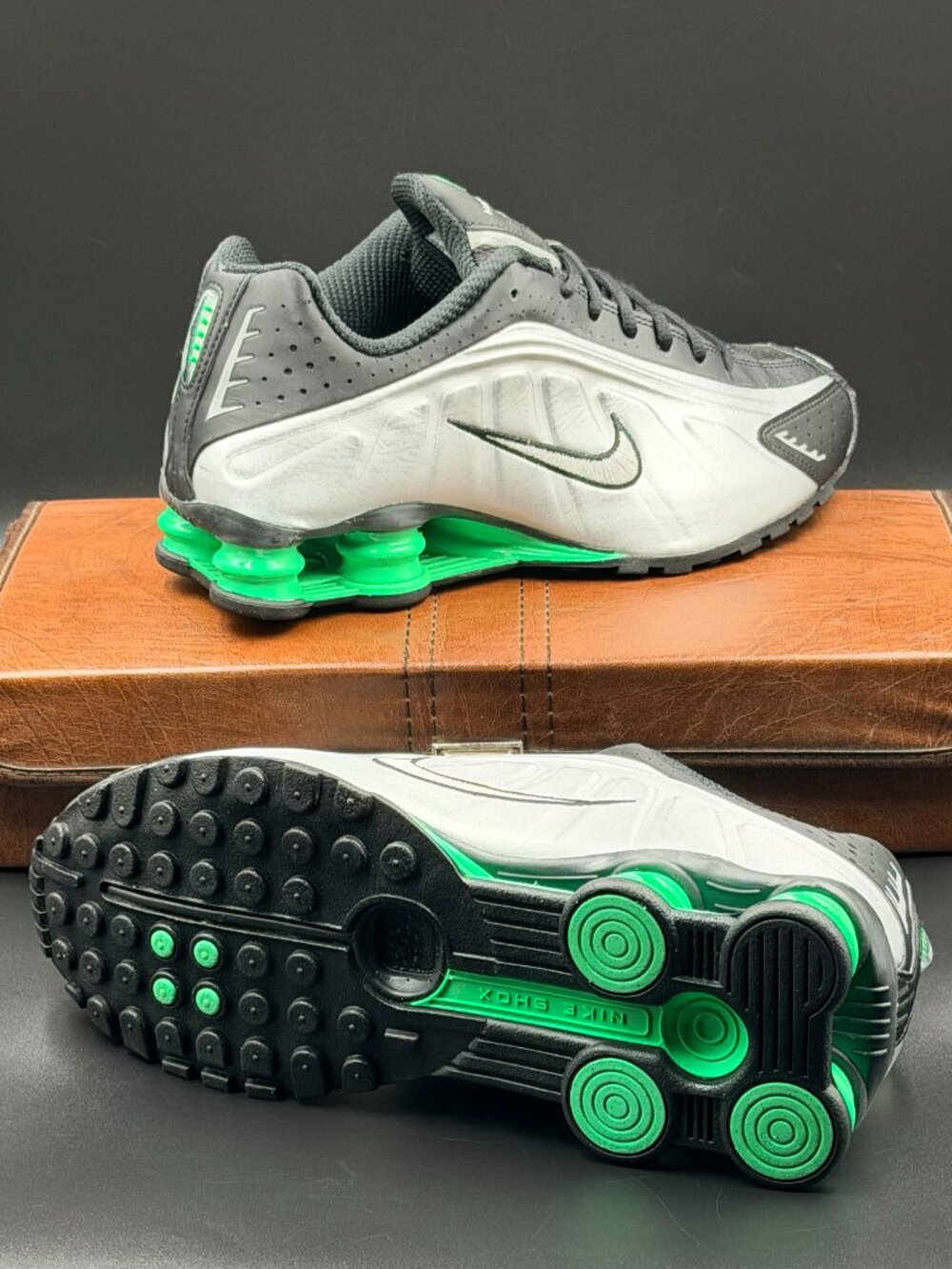 Nike Shox R4 'Green' - Picture 5 of 11